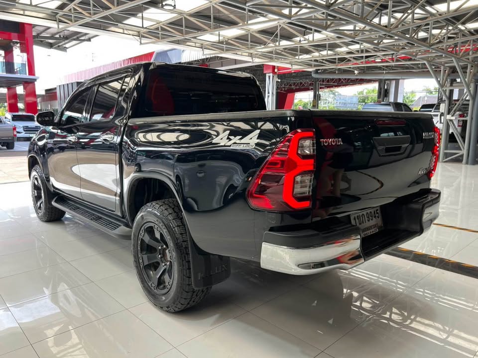 2021 Toyota revo 2.4 mid 4x4 view 5