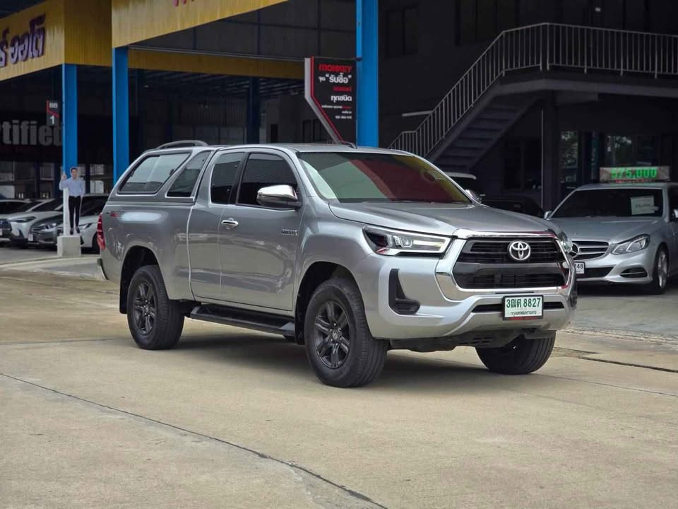 2022 Toyota revo prerunner auto view 5