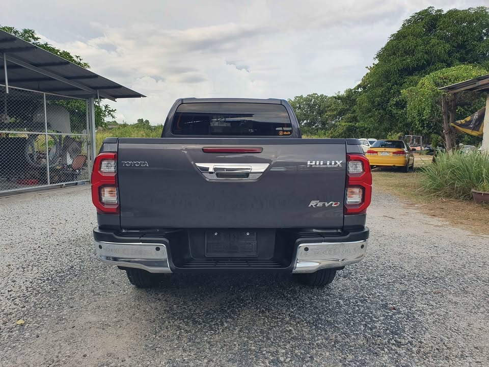 2023 Toyota hilux revo view 5