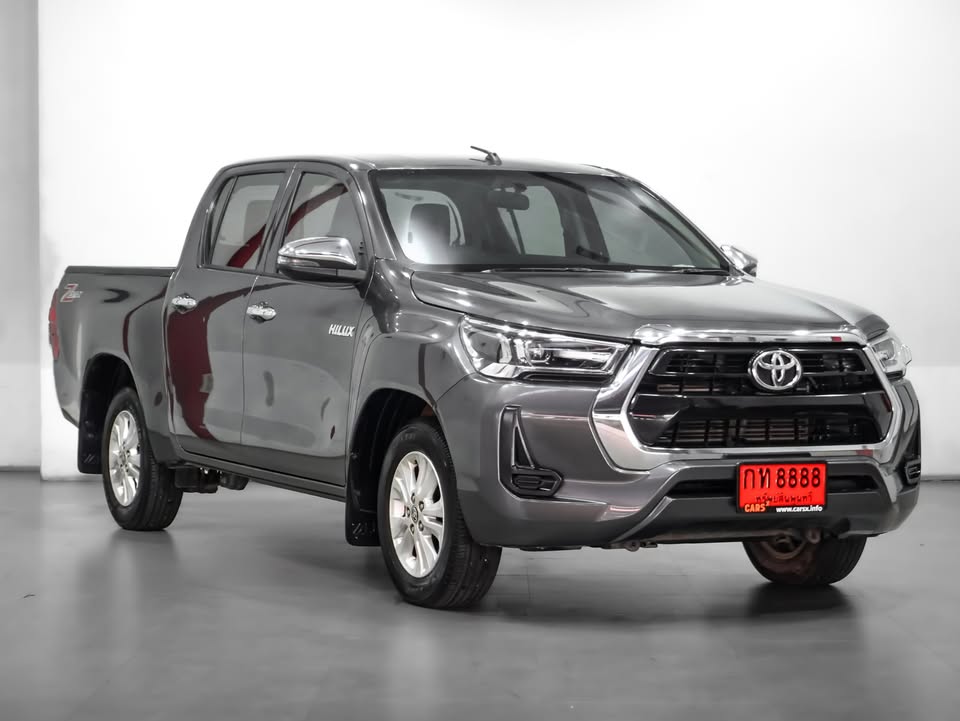 2022 Toyota hilux revo 2.4 z edition mid double cab view 4