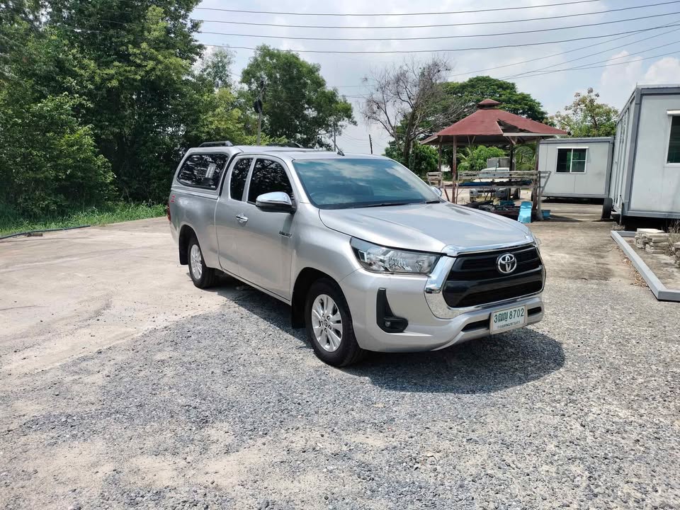 2021 Toyota revo 2.4 smart cab z edition mid view 2