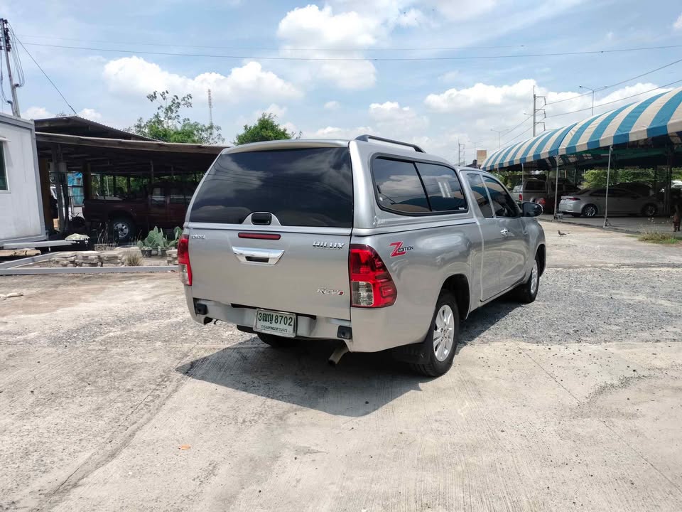 2021 Toyota revo 2.4 smart cab z edition mid view 6