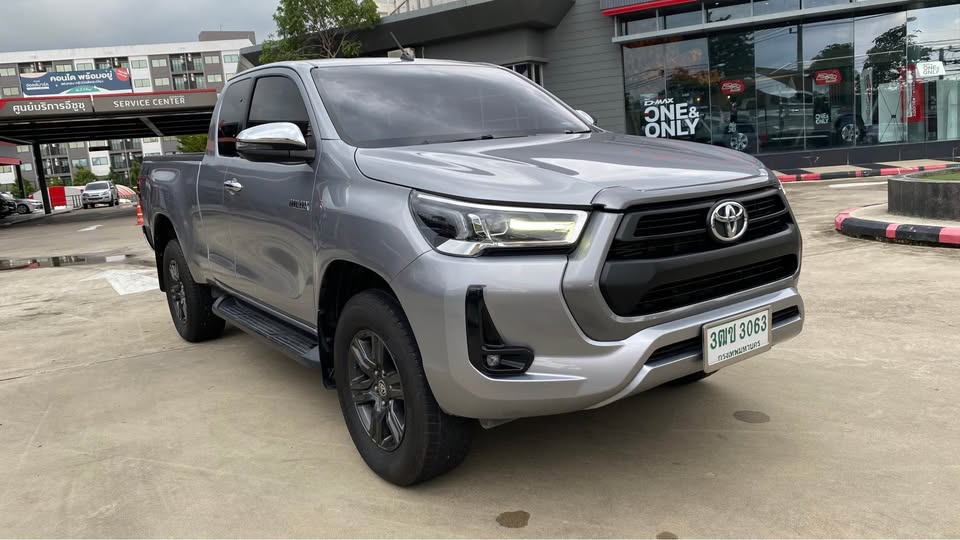 2021 Toyota hilux revo view 3