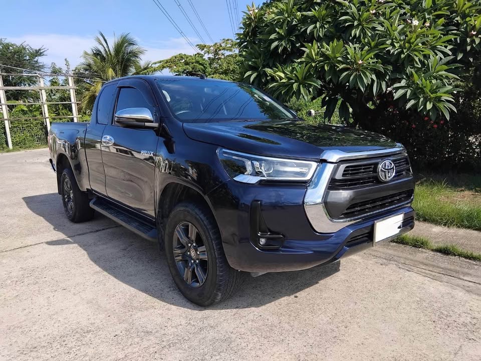 2024 Toyota revo prerunner view 4