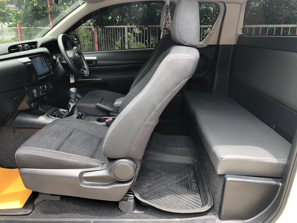2026 Toyota hilux revo z-edition entry cab 2.4 m/t ไมล์12569km view 5