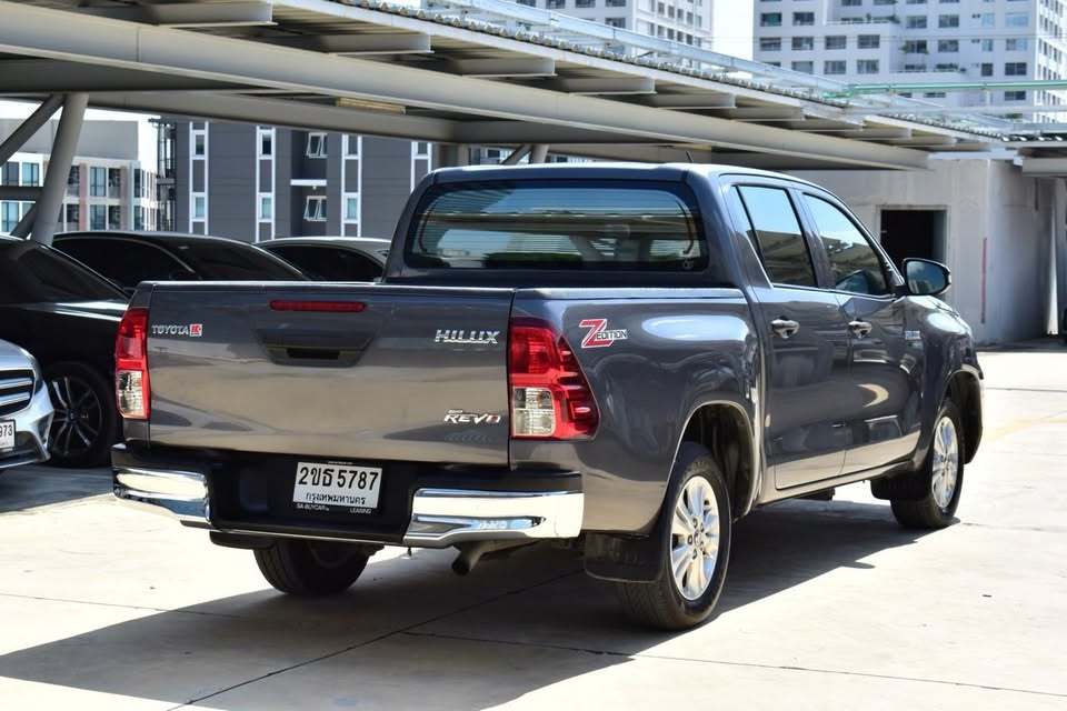 2022 Toyota hilux revo double cab 2.4 entry z-edition view 2